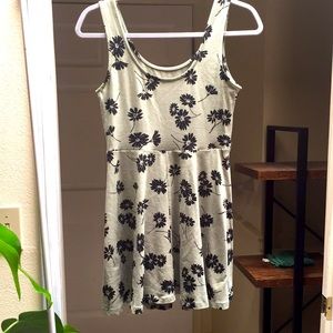 Forever 21 medium dress green and black floral